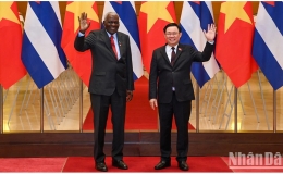 Chủ tịch Quốc hội Vương Đình Huệ tiếp Chủ tịch Quốc hội Cuba Esteban Lazo Hernandez