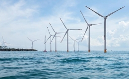 Điện từ turbine gió ngoài khơi truyền về đất liền như thế nào?