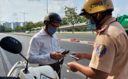 Dùng VNeID thay thế giấy tờ xe khi cảnh sát giao thông kiểm tra như thế nào?