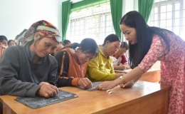 Duy trì bền vững thành quả xóa mù chữ tại Việt Nam