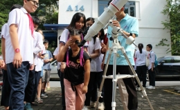 Học sinh Hà Nội trải nghiệm khám phá vũ trụ