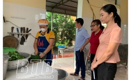 Hội LHPN huyện Vũ Thư: Giám sát công tác vệ sinh an toàn thực phẩm ở 5 trường mầm non