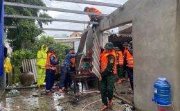 Mưa và lốc xoáy gây nhiều thiệt hại tại Thừa Thiên - Huế