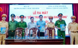 Ra mắt tổ tự quản “Cổng trường an toàn giao thông”