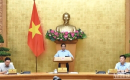 Đẩy mạnh phân cấp, phân quyền, đầu tư mạnh cho xây dựng và hoàn thiện thể chế