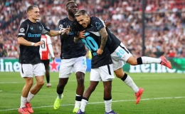 Leverkusen đại thắng trận đầu Champions League
