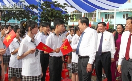 Mỗi thầy, cô giáo là một tấm gương đạo đức, học tập và sáng tạo để khơi dậy cảm hứng các em say mê học tập