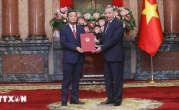 Tổng Bí thư, Chủ tịch nước Tô Lâm trao quyết định bổ nhiệm Đại sứ Việt Nam tại Lào