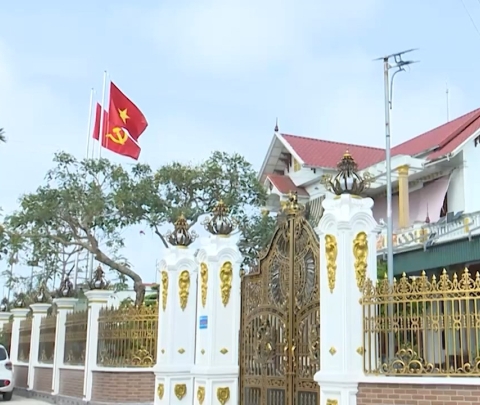 Nét đẹp treo cờ mừng chiến thắng 30/4