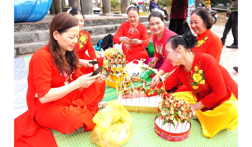 Gìn giữ nét đẹp văn hóa dân gian qua hội thi têm trầu cánh phượng