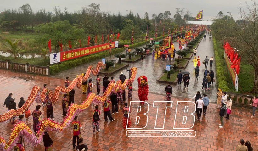 Hướng về lễ hội truyền thống đền Trần