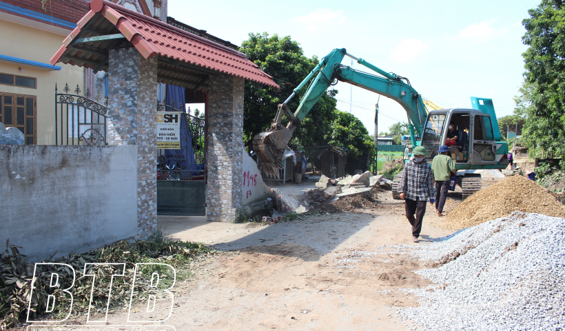 Huyện Quỳnh Phụ cần tiếp tục nhân rộng mô hình hiến đất làm đường