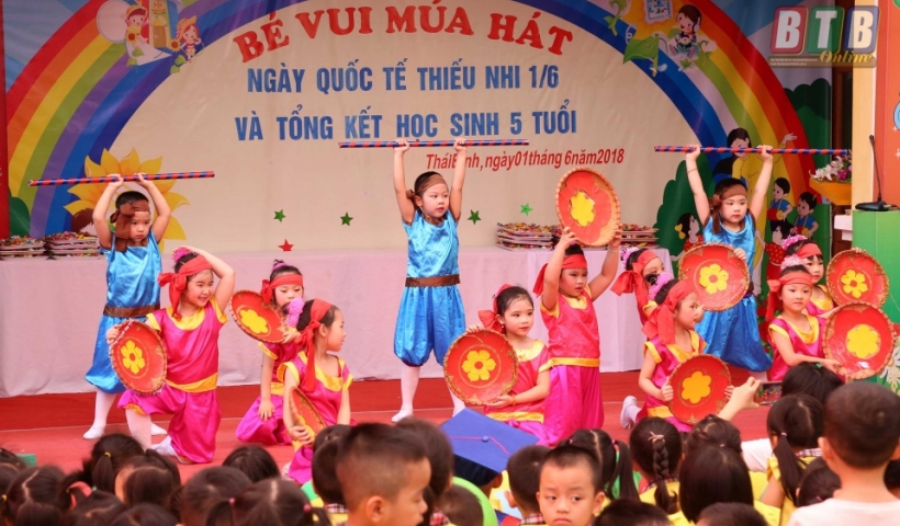Trẻ em Trường Mầm non 1- 6 thành phố Thái Bình vui múa hát