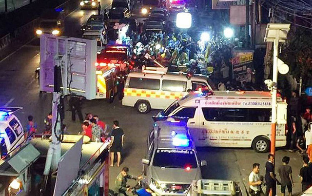 Tai nạn giao thông nghiêm trọng tại Thái Lan, 13 người thiệt mạng - Ảnh 2.