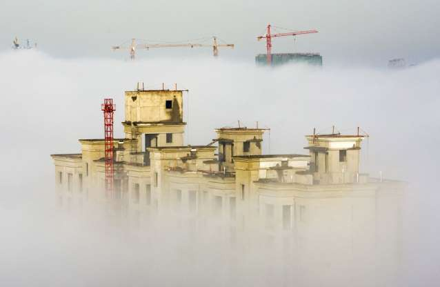 Vẻ đẹp của các thành phố trên thế giới khi chìm trong sương sớm - Ảnh 3.