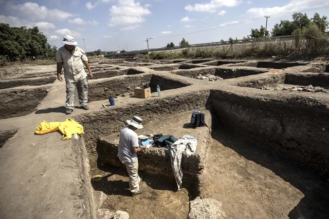 Israel phát hiện thành phố cổ 5.000 năm tuổi - Ảnh 1.