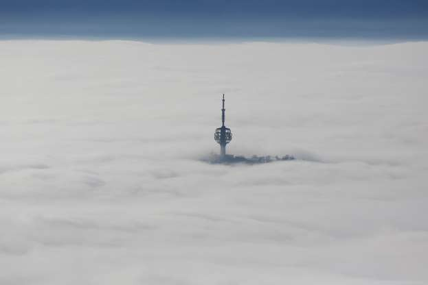 Vẻ đẹp của các thành phố trên thế giới khi chìm trong sương sớm - Ảnh 2.