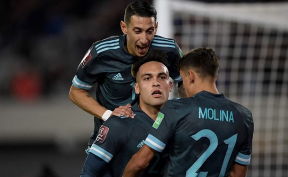 Vòng loại World Cup 2022: Argentina thắng nhọc, Chile tăng tốc