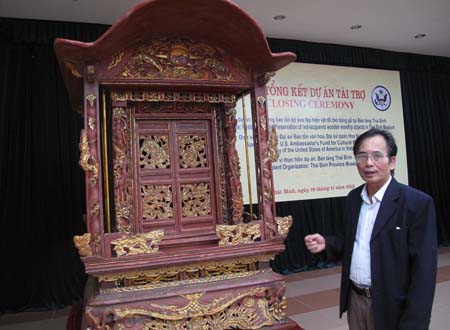 Tổng kết Dự án Phục dựng bảo tồn bộ sưu tập 
hiện vật đồ thờ bằng gỗ sơn thếp