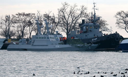 NATO họp khẩn sau vụ Nga nổ súng bắt giữ 3 tàu Ukraine - Ảnh 2