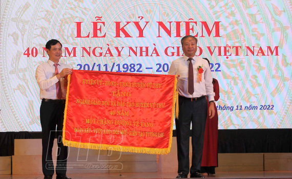UBND huyện Vũ Thư tổ chức lễ kỷ niệm 40 năm ngày Nhà giáo Việt Nam.