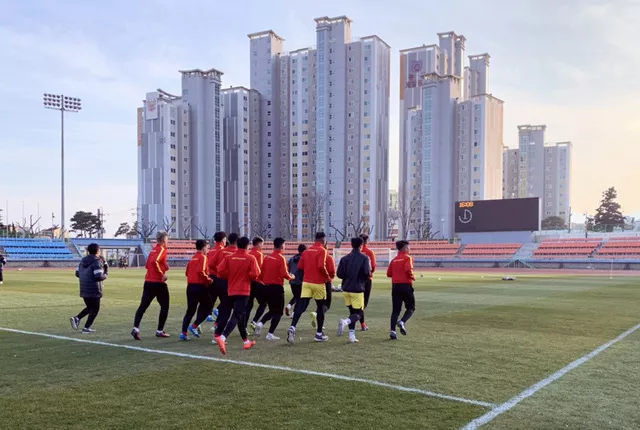 ĐT U23 Việt Nam bước vào buổi tập đầu tiên tại Hàn Quốc - Ảnh 7.