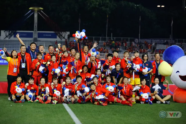 ẢNH: ĐT nữ Việt Nam thắng kịch tính trước Thái Lan, giành HCV bóng đá nữ SEA Games 30 - Ảnh 20.
