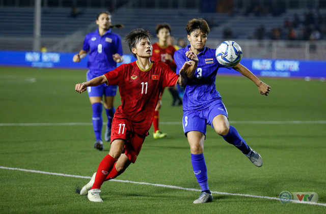 ẢNH: ĐT nữ Việt Nam thắng kịch tính trước Thái Lan, giành HCV bóng đá nữ SEA Games 30 - Ảnh 4.