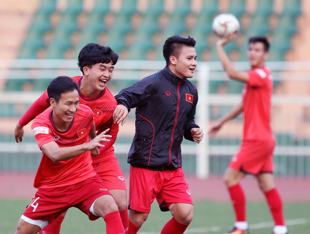 U23 Việt Nam tập luyện tại TP Hồ Chí Minh, HLV Park Hang-seo tiếc vì Văn Hậu không tham dự VCK U23 châu Á 2020 - Ảnh 2.