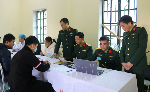 Kiểm tra công tác khám tuyển nghĩa vụ quân sự tại huyện Đông Hưng