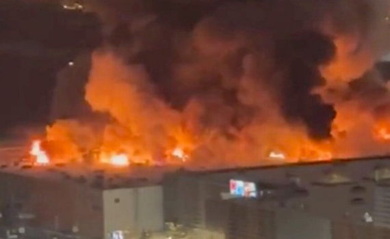 Nga: Hỏa hoạn lớn ở trung tâm thương mại