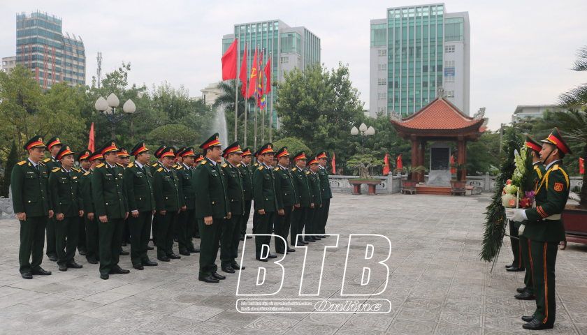 Bộ Chỉ huy Quân sự tỉnh dâng hương tưởng niệm các anh hùng liệt sĩ