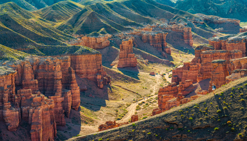 Khám phá hẻm núi 12 triệu năm tuổi ở Kazakhstan - Báo Thái Bình điện tử