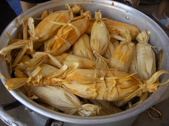 Tamales: món ngon ngày Tết của người Mexico, độc đáo từ nguyên liệu gói bên ngoài đến phần nhân bên trong - Ảnh 7.