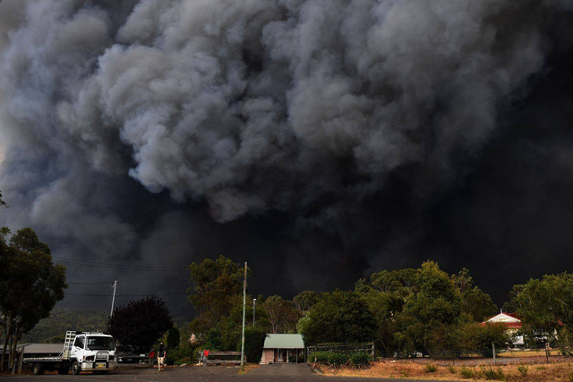 Giữa tâm bão cháy rừng, Australia liên tiếp phát hiện các vụ cố ý phóng hoả - Ảnh 7.