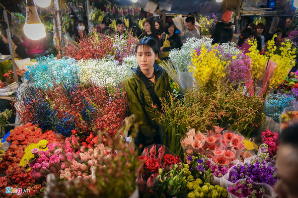 Chợ Hoa ngày Tết là một nét đẹp đặc biệt được CNN nhắc đến trong dịp Tết Nguyên đán của Việt Nam. Ảnh: Zing.vn.