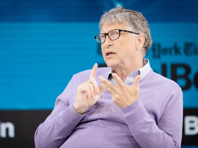 Bill Gates tài trợ 100 triệu USD để đối phó virus Corona - Ảnh 1.