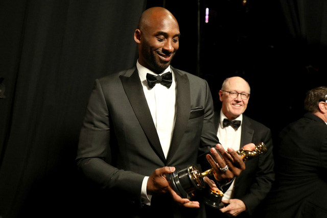 Huyền thoại bóng rổ Kobe Bryant được tôn vinh tại Oscar 2020 - Ảnh 1.