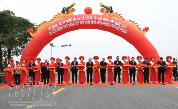 Lễ thông xe kỹ thuật dự án cải tạo, nâng cấp quốc lộ 37 đoạn qua địa phận tỉnh Thái Bình và cầu sông Hóa
