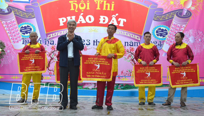 Hưng Hà: Tổ chức hội thi pháo đất trong lễ hội đền Trần
