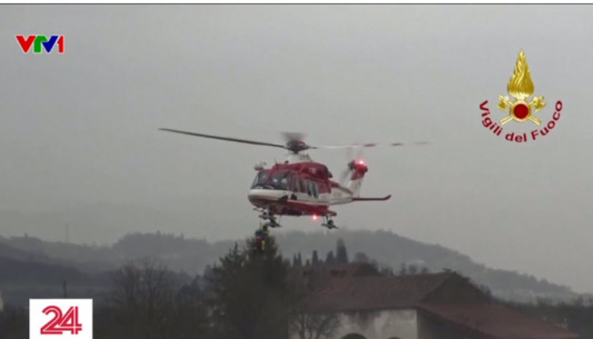 Italy dùng trực thăng giải cứu người dân mắc kẹt vùng lũ