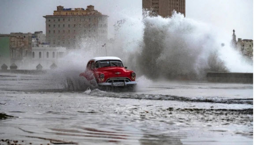 Lũ lụt và mất điện trên diện rộng tại Cuba