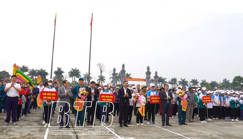 1.100 VĐV tham gia ngày chạy Olympic vì sức khỏe toàn dân huyện Quỳnh Phụ