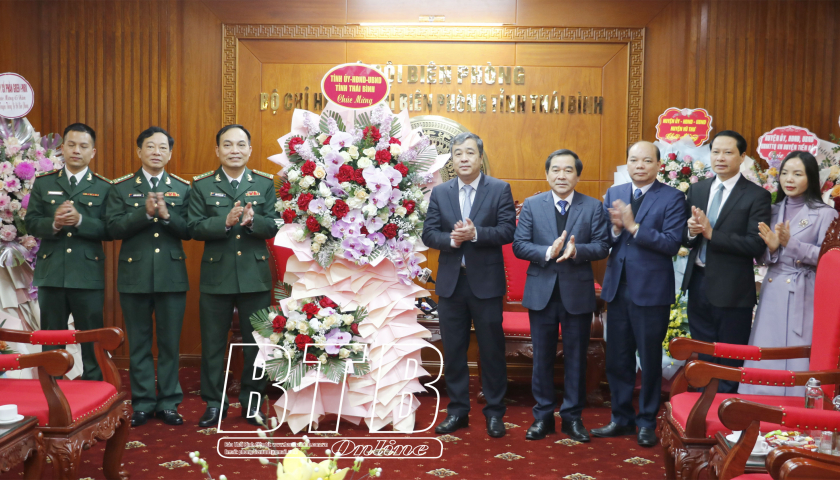 Các đồng chí lãnh đạo tỉnh chúc mừng ngày truyền thống Bộ đội Biên phòng 