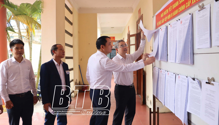 Kiểm tra việc tổ chức lấy ý kiến cử tri về sắp xếp đơn vị hành chính cấp xã tại huyện Kiến Xương