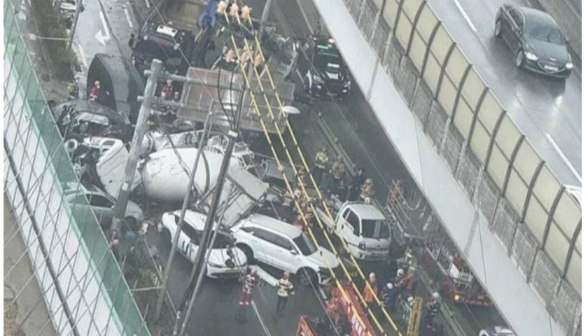 Nhiều người nhập viện sau vụ đâm xe liên hoàn giữa 13 ôtô tại Hàn Quốc