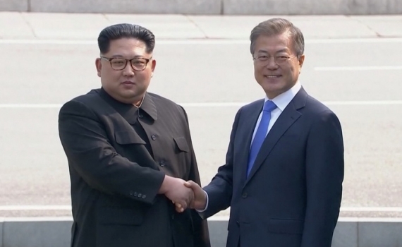 Lãnh đạo Hàn - Triều lần đầu gặp mặt, khẳng định 'lịch sử mới bắt đầu'