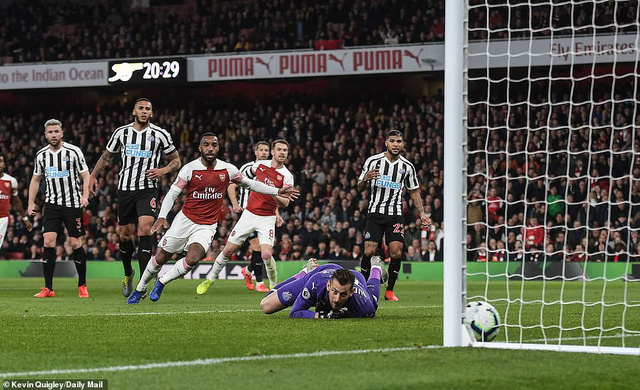 Arsenal 2-0 Newcastle: Vượt mặt Tottenham và Man Utd, Pháo thủ vươn lên vị trí thứ 3 - Ảnh 2.