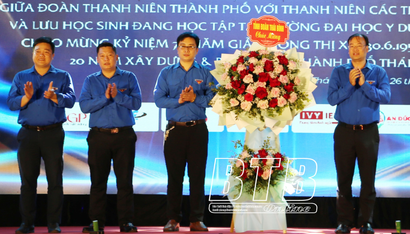 Giao lưu văn hóa văn nghệ chào mừng 70 năm giải phóng thị xã Thái Bình