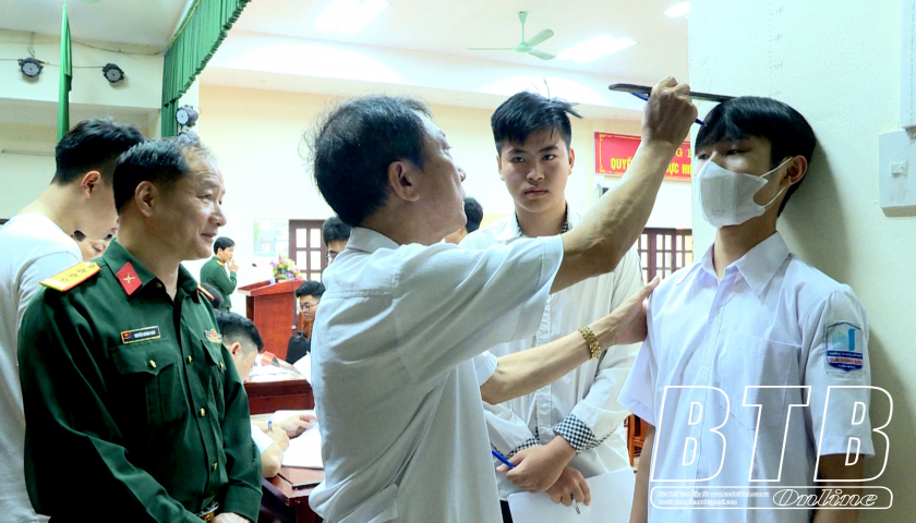  Hơn 1.500 nam thanh niên thành phố Thái Bình đăng ký nghĩa vụ quân sự lần đầu